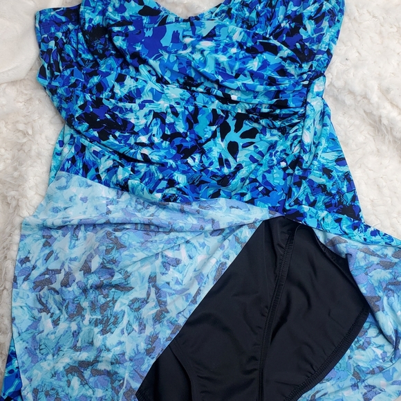 Bikini - Picture 3 of 6